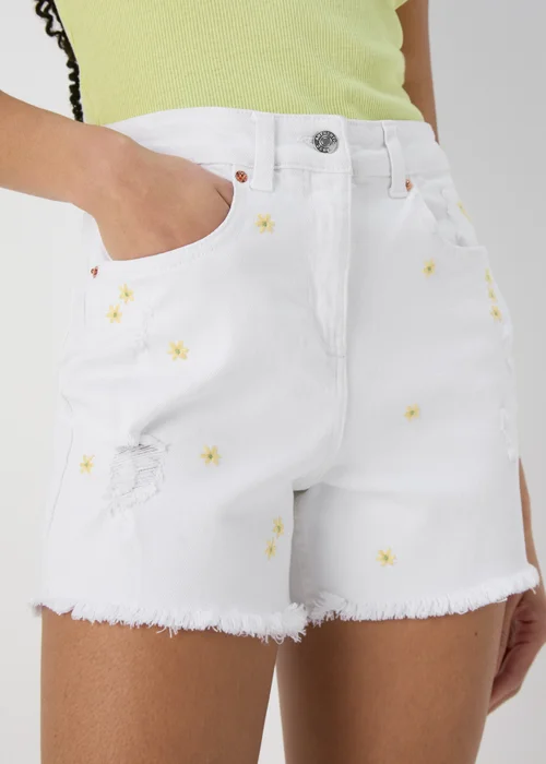 Ecru Embroidered Denim Shorts - 8 Image 3