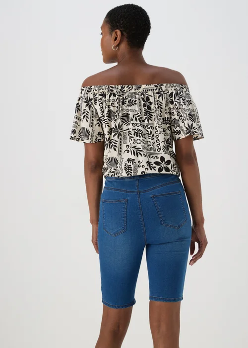 Mid Wash Rosie Knee Length Shorts - 8 Image 2