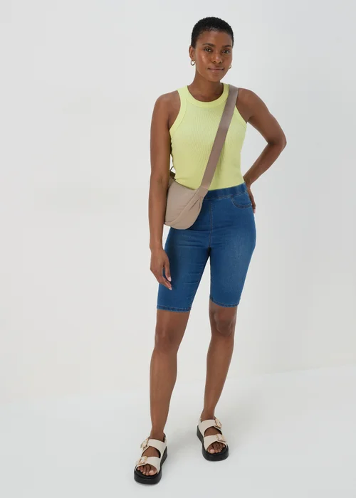 Mid Wash Rosie Knee Length Shorts - 8 Image 4