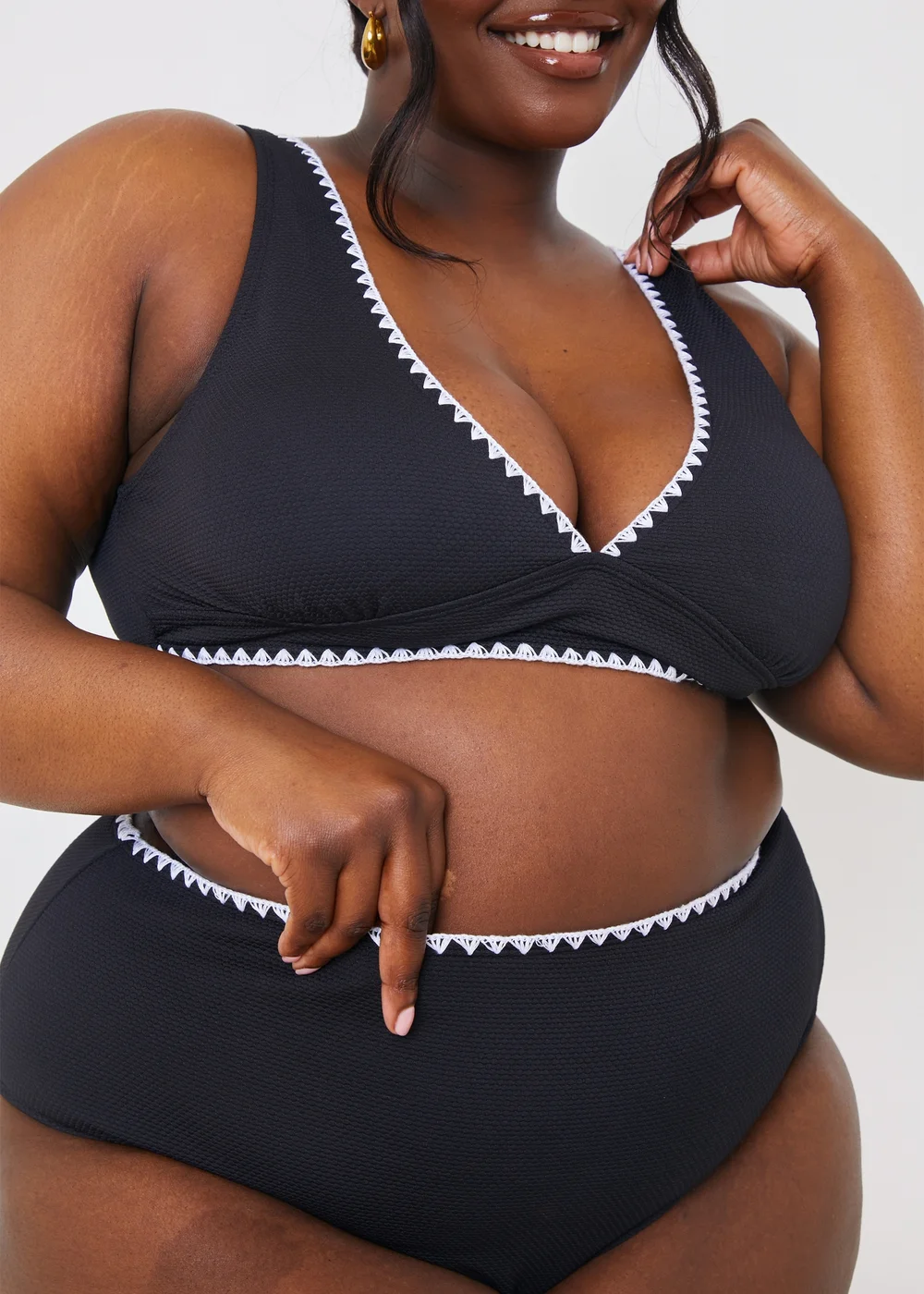 In the Style Jac Jossa Black Trim Bkini Top - 24 Image 8