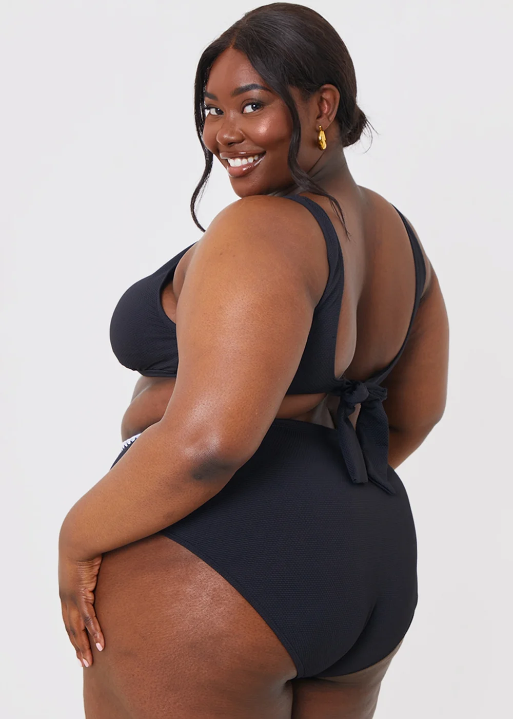 In the Style Jac Jossa Black Trim High Waisted Bkini Bottoms - Size 8 Image 10