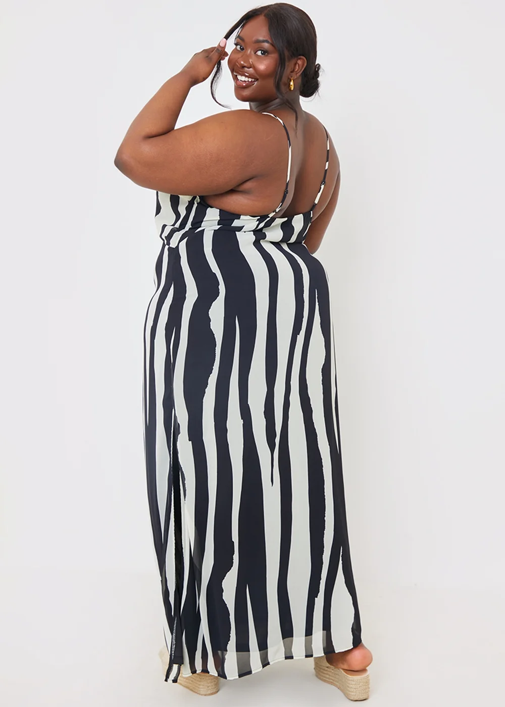 In the Style Jac Jossa Black Print Cut Out Maxi Dress - 8 Image 7