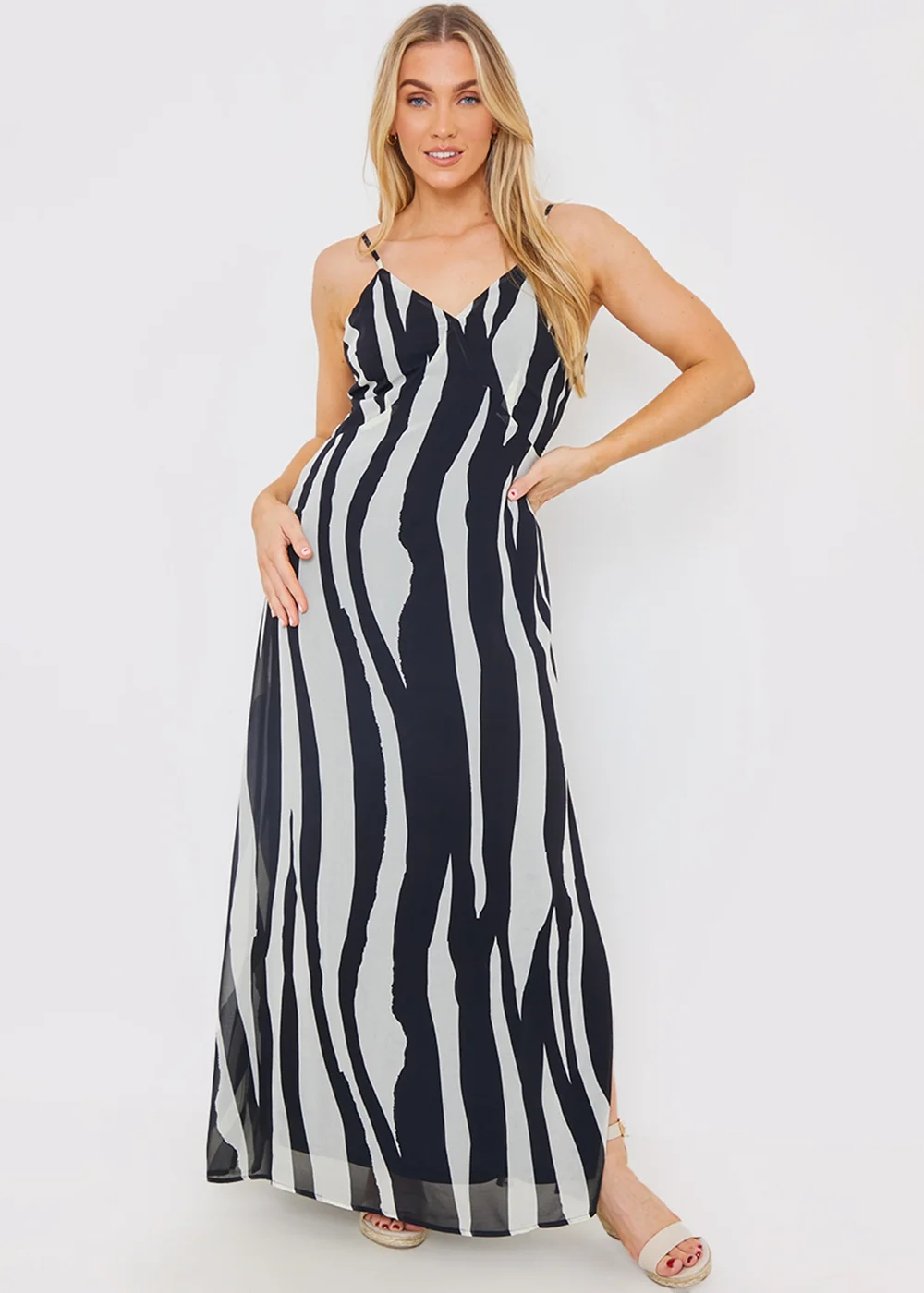 In the Style Jac Jossa Black Print Cut Out Maxi Dress - 8 Image 3