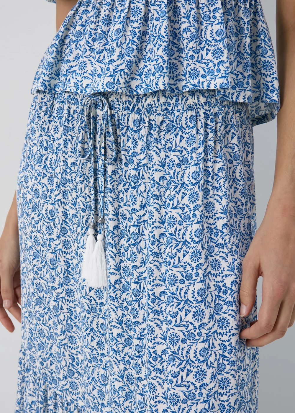 Papaya Petite Blue Floral Crinkle Viscose Skirt - Size 6 Image 3