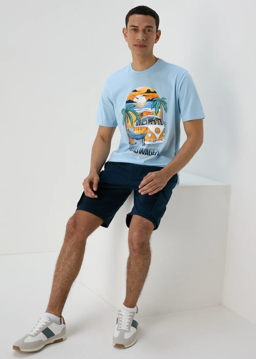 Blue Campervan T-Shirt - S Image 4