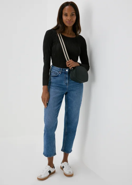 Black Textured Scoop Neck Top - Size 8 Image 4