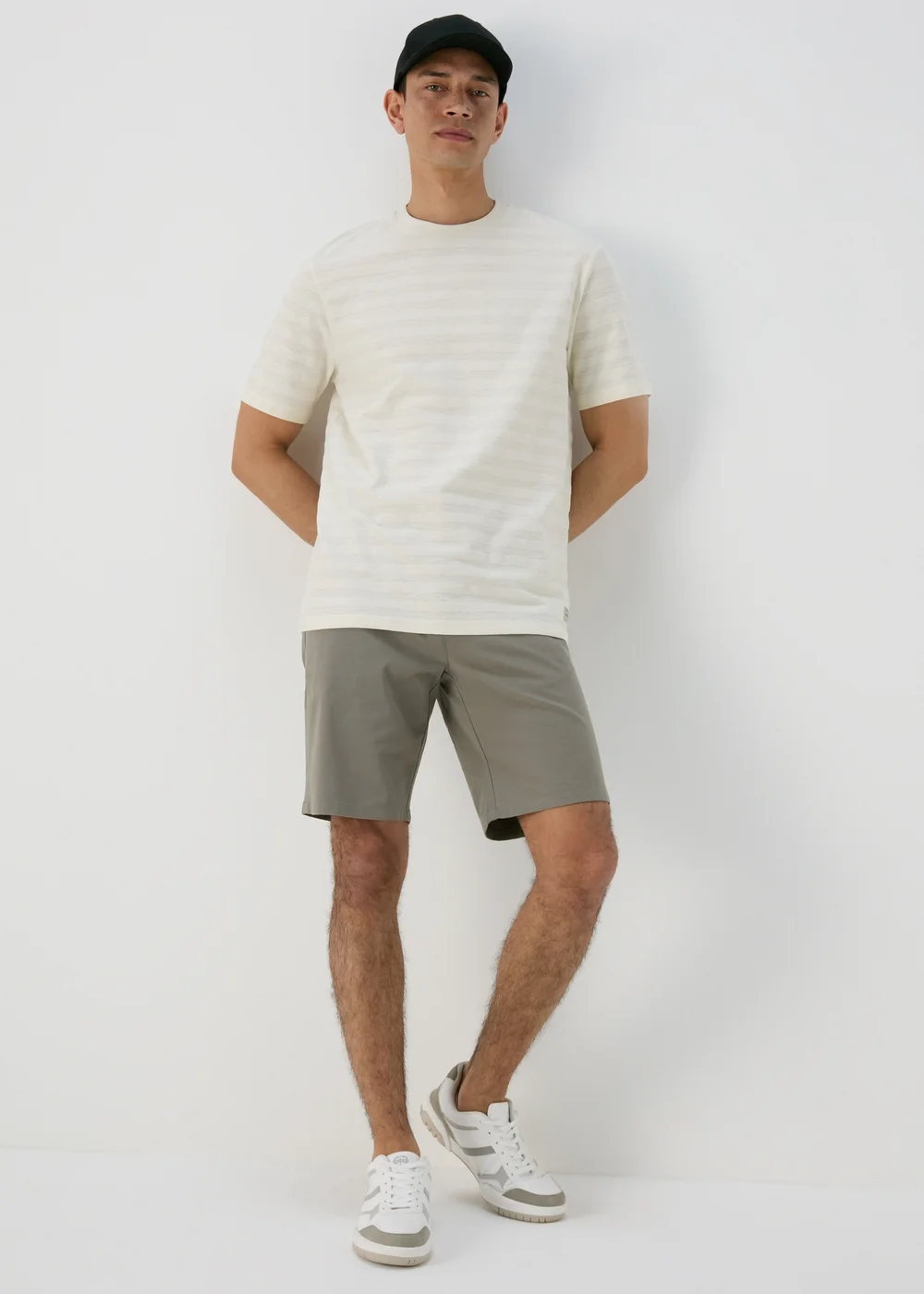 Ecru Badge Textured T- Shirt - S Image 4