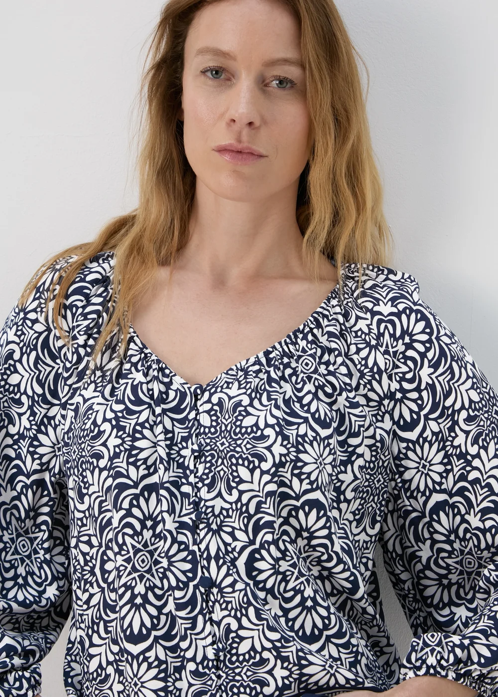 Navy Printed Button Down Blouse - Size 8 Image 3