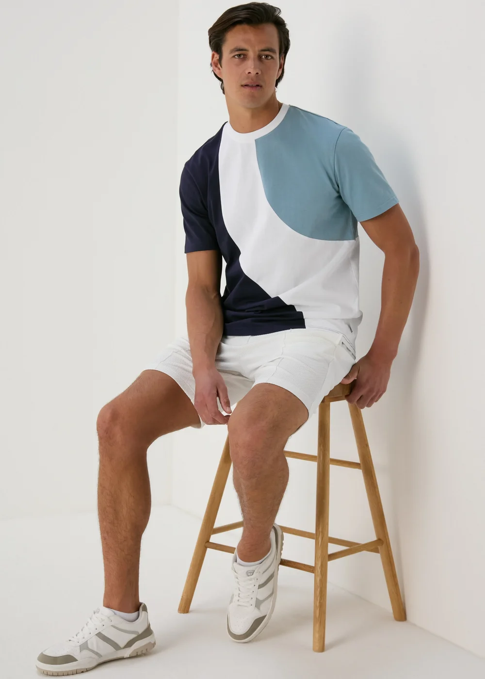 White & Navy Cut & Sew Wave T-Shirt - S Image 4