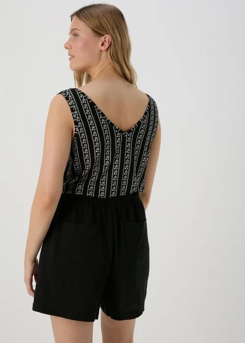 Black V Neck Geo Stripe Vest - 8 Image 2