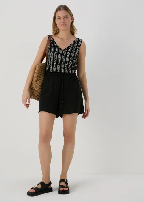 Black V Neck Geo Stripe Vest - 8 Image 4