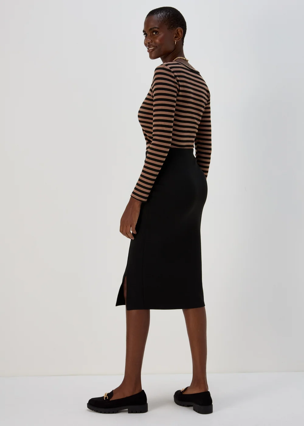 Black Pencil Skirt - 8 Image 2