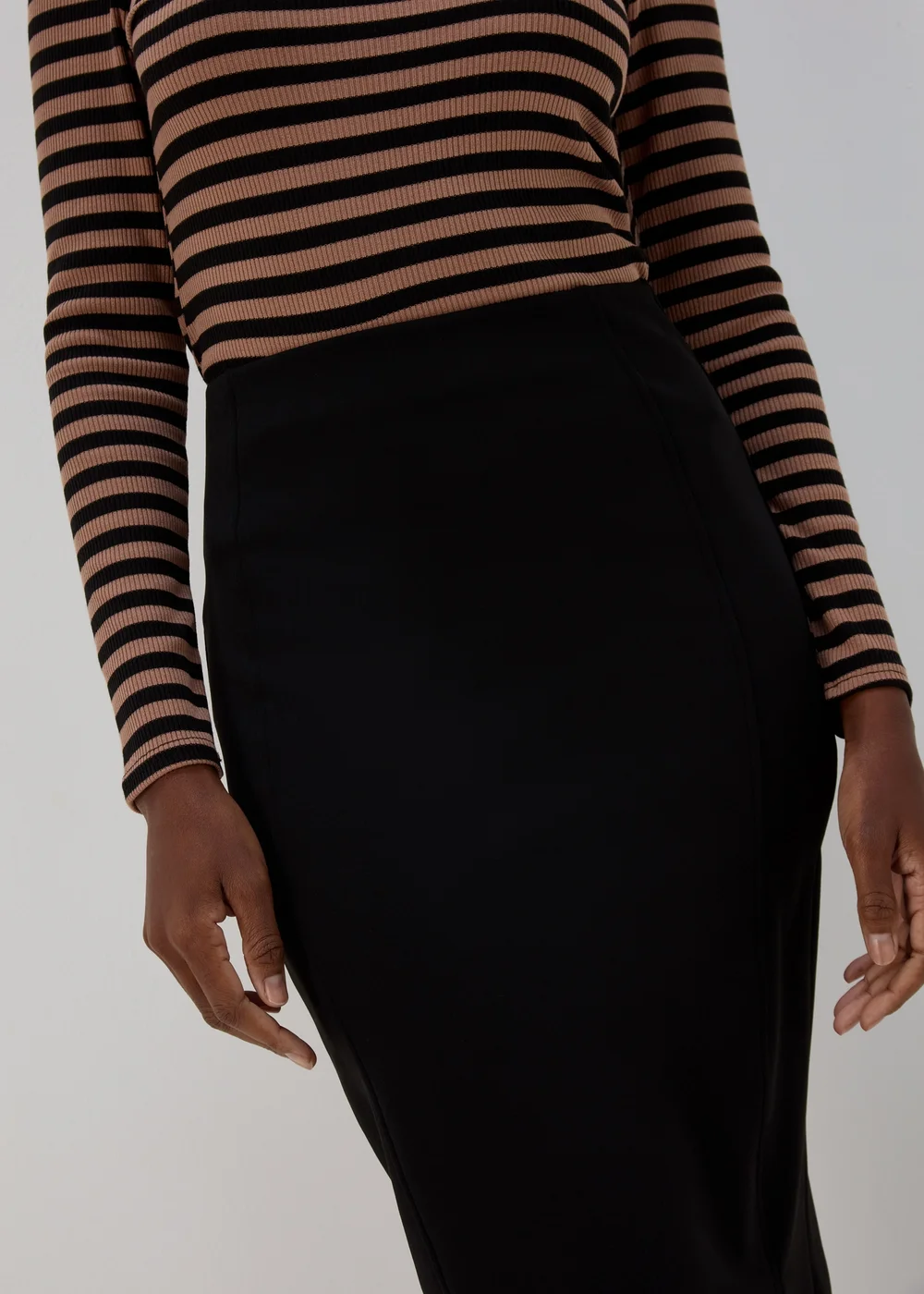Black Pencil Skirt - 8 Image 3