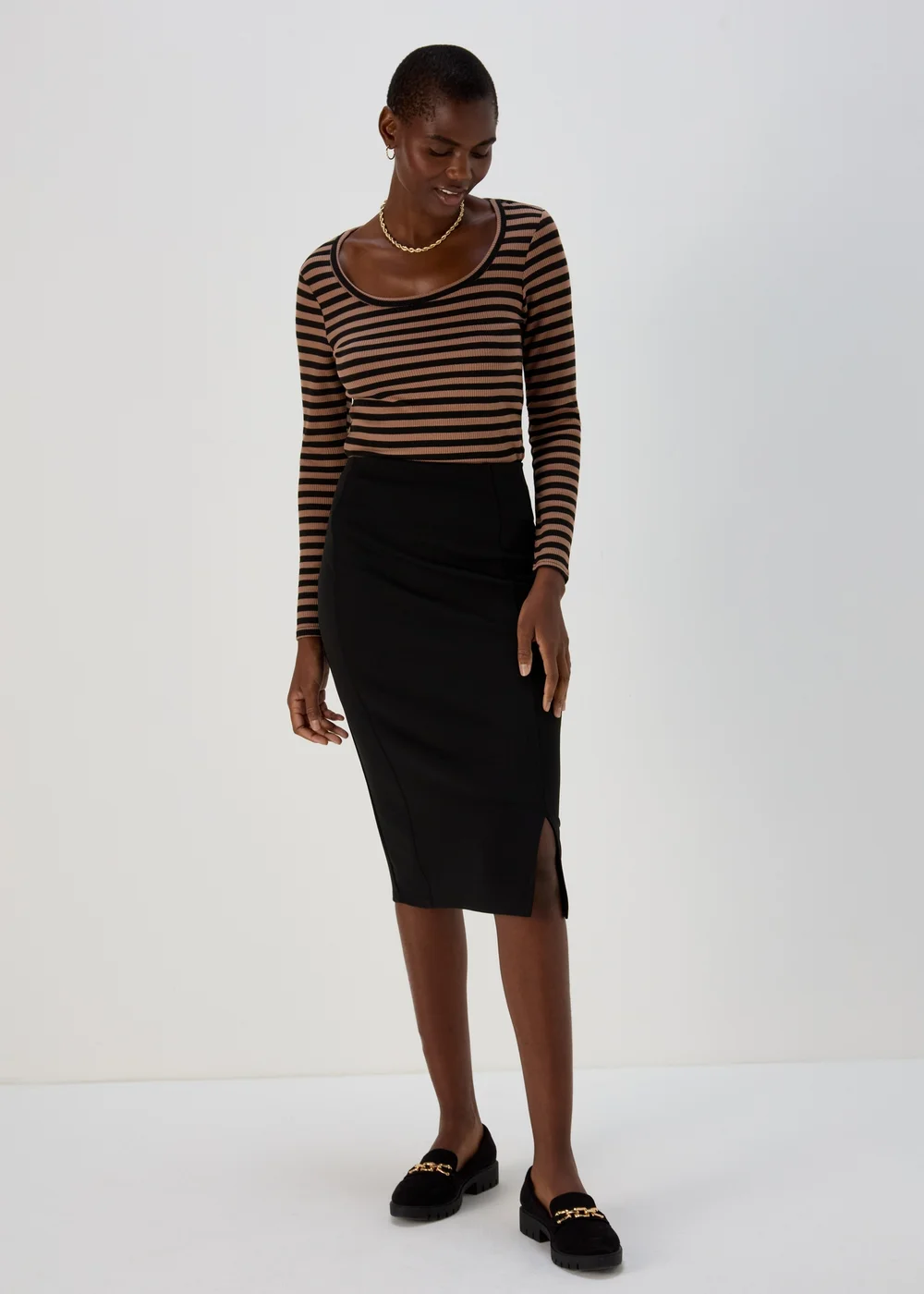Black Pencil Skirt - 8 Image 1