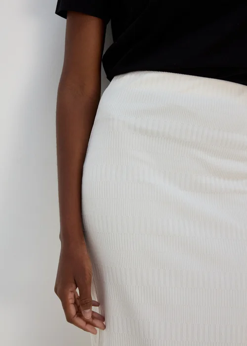 Ivory Textured Midi Skirt - Size 8 Image 3