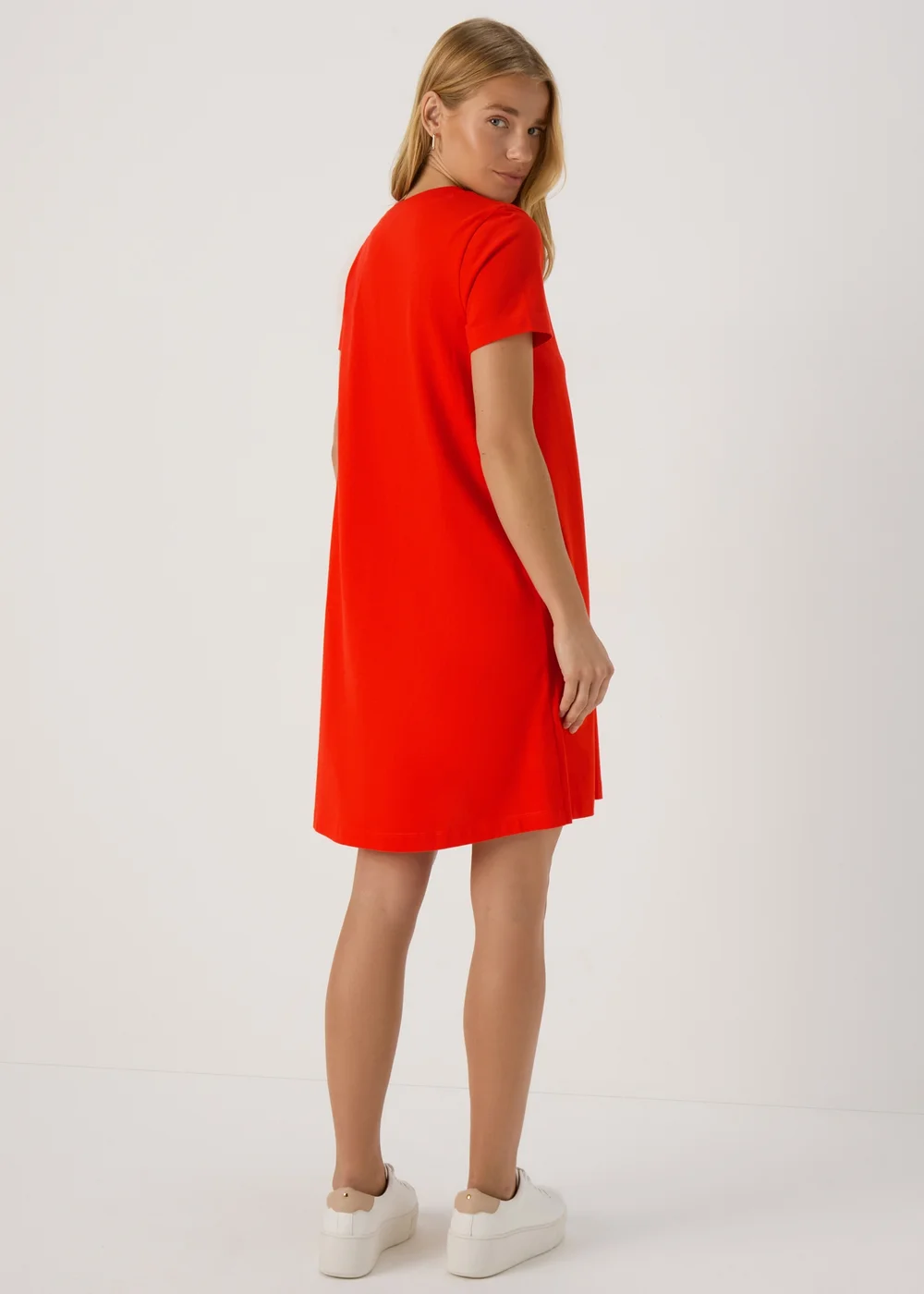 Red T-Shirt Dress - 8 Image 2