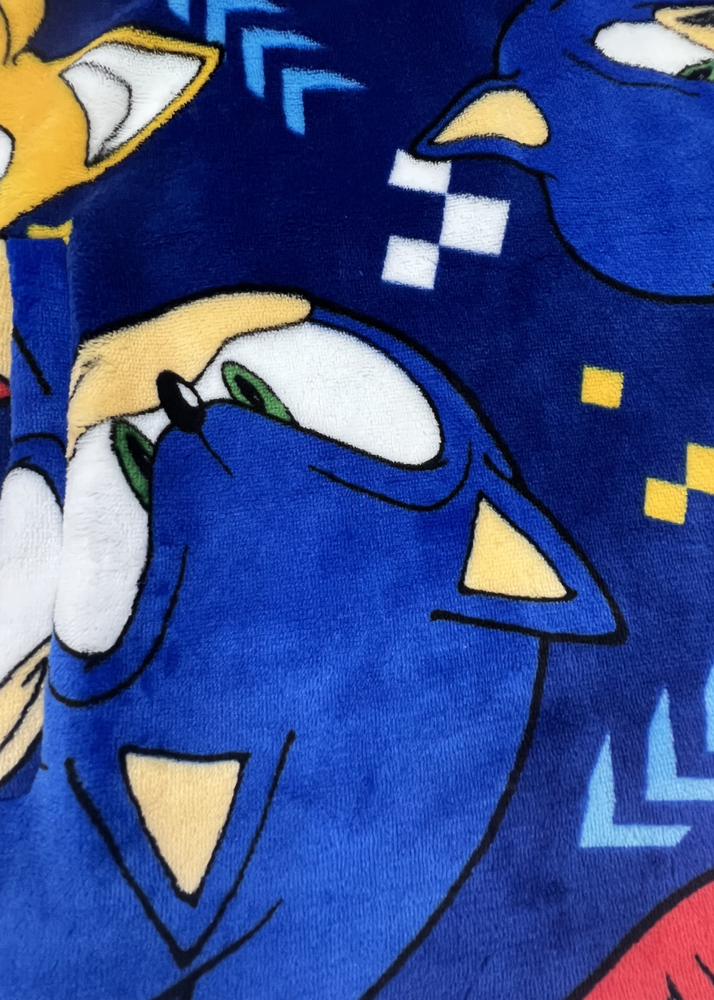 HUGZEE Sonic Bounce Hooded Wearable Throw - Medium Image 3
