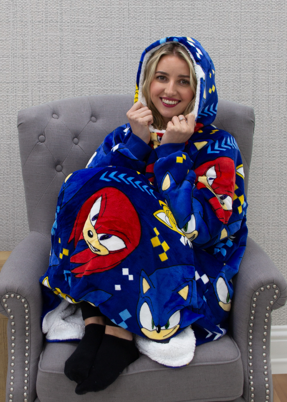 HUGZEE Sonic Bounce Hooded Wearable Throw - Medium Image 2