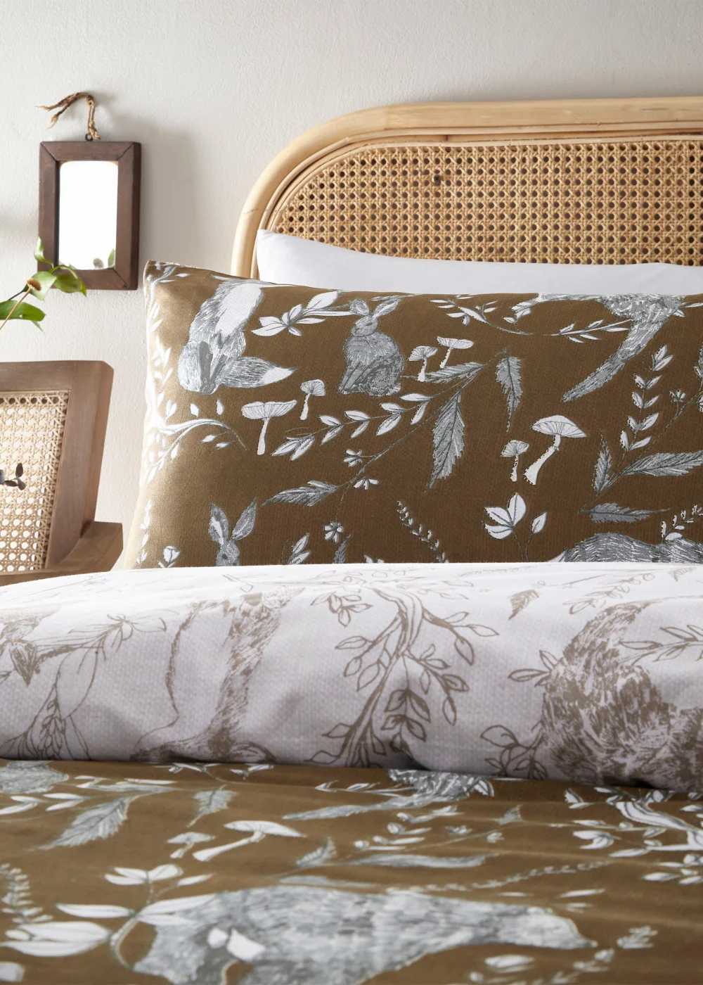 furn. Buckthorn Woodland Duvet Cover Set Amber - Single Image 4