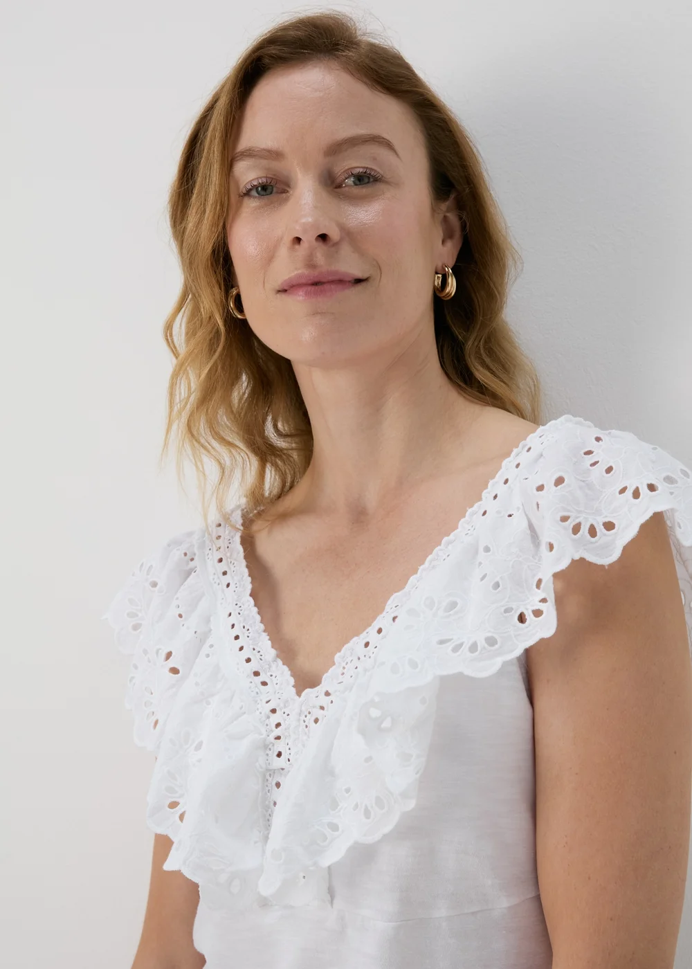 White V Neck Lace Vest - 8 Image 3