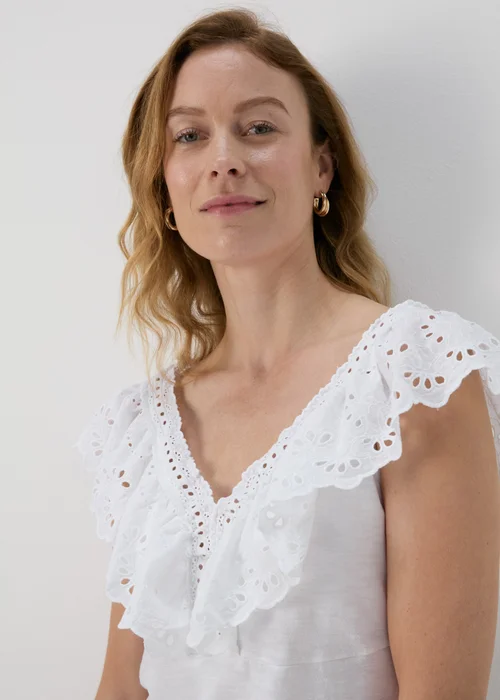White V Neck Lace Vest - 8 Image 3