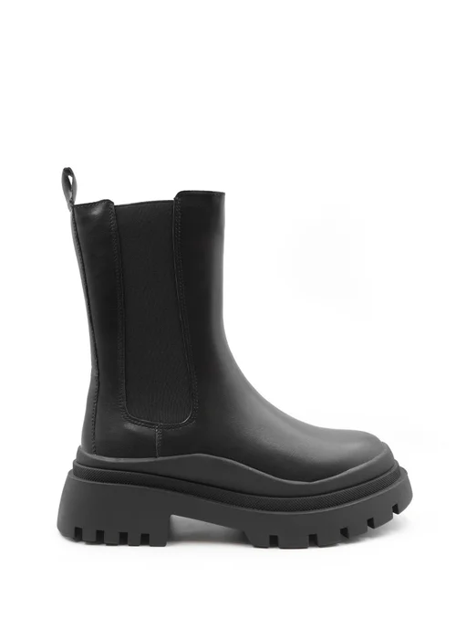 Where's That From Black Pu Isabel Chunky Chelsea Boots - Size 3 Image 1