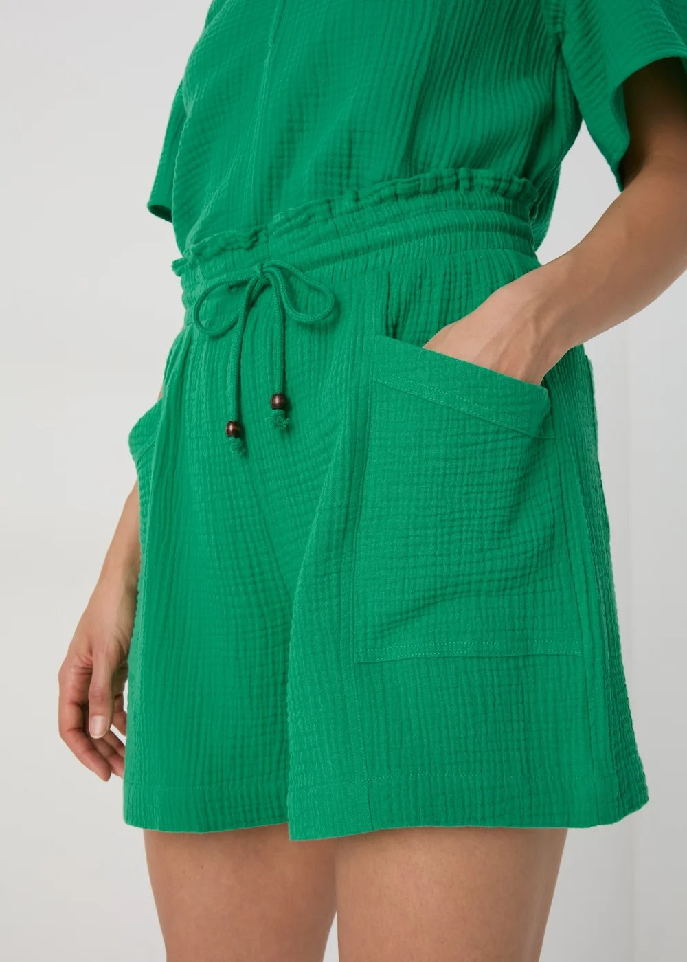 Green Textured Shorts - 8 Image 3