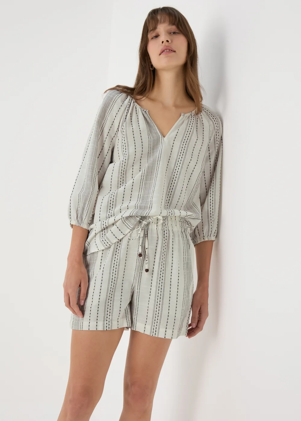 Cream Co Ord Shorts - 8 Image 1