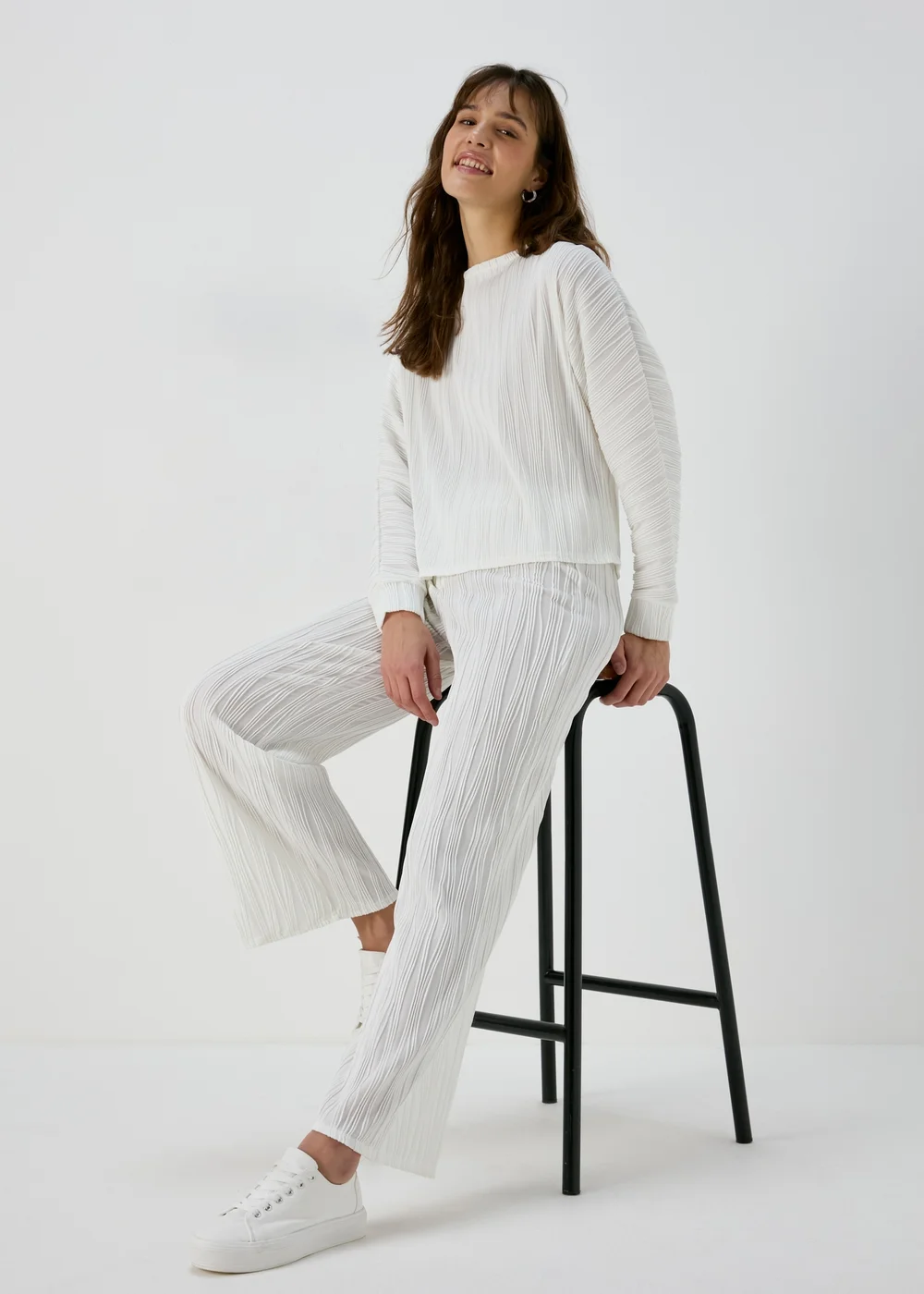 Cream Pleated Trousers - 8 Image 1