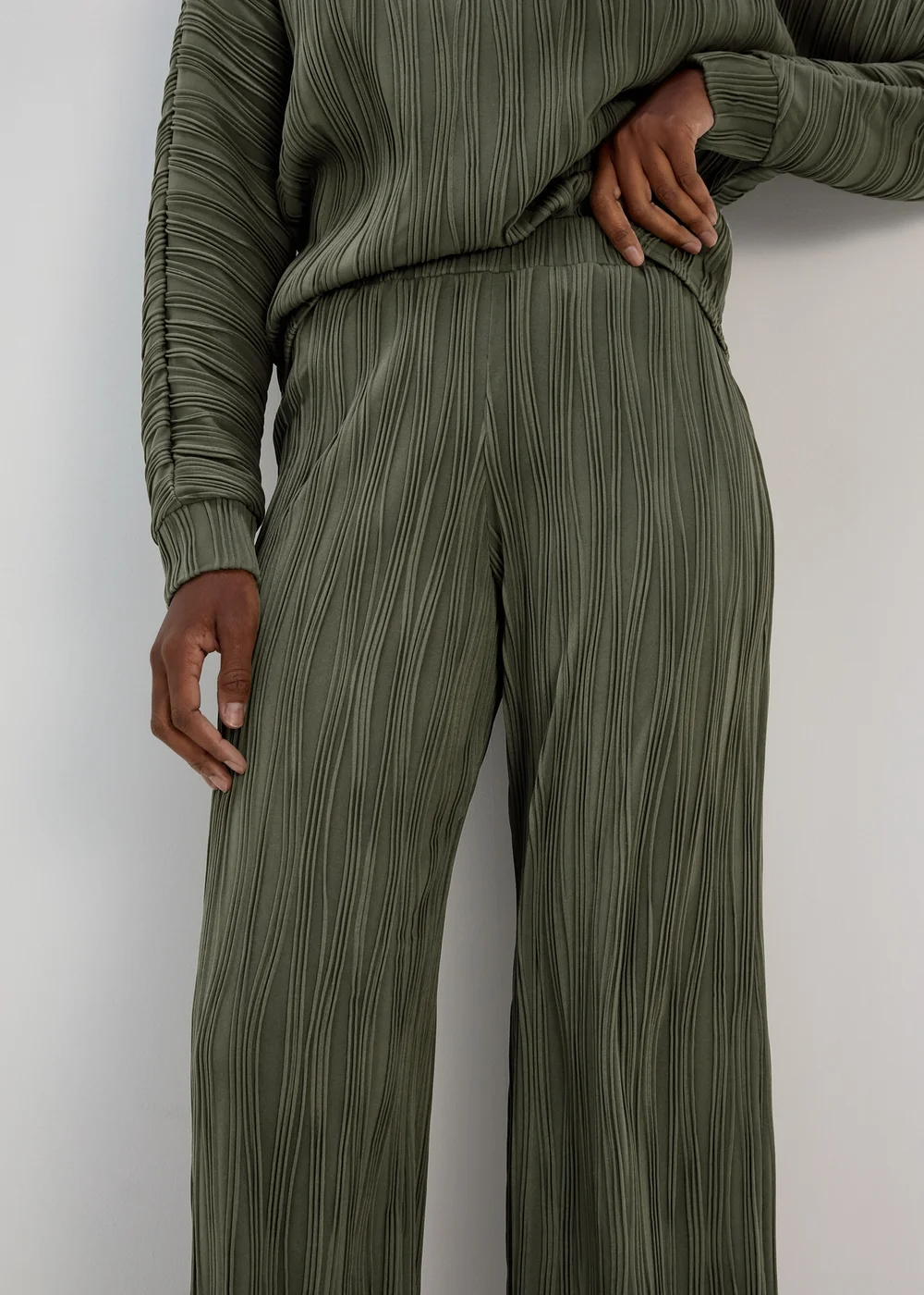 Khaki Wide Leg Textured Trousers - 8 Image 3