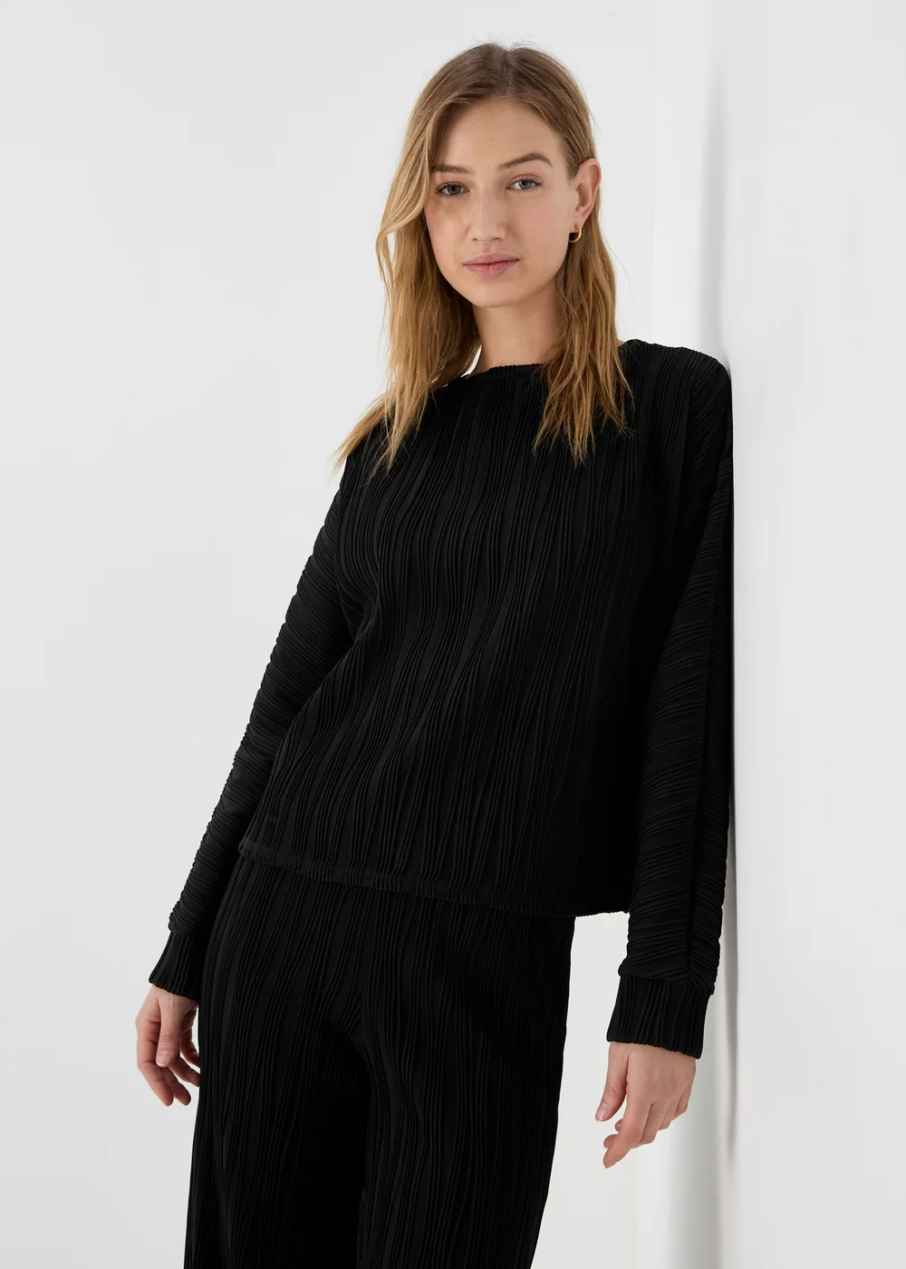 Black Dolman Sleeve Top - 8 Image 1