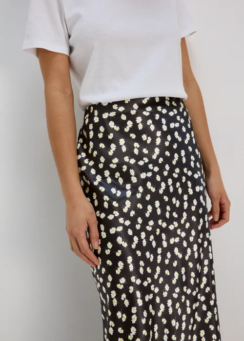 Black Daisy Print Satin Midi Skirt - 8 Image 3