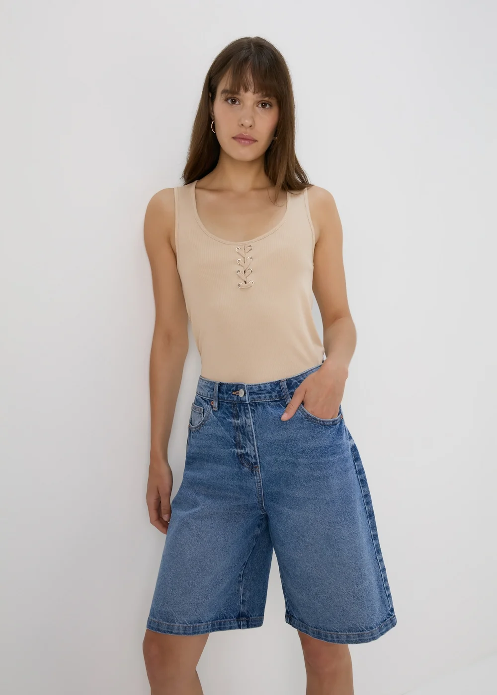 Beige Scoop Neck Vest - Size 8 Image 3