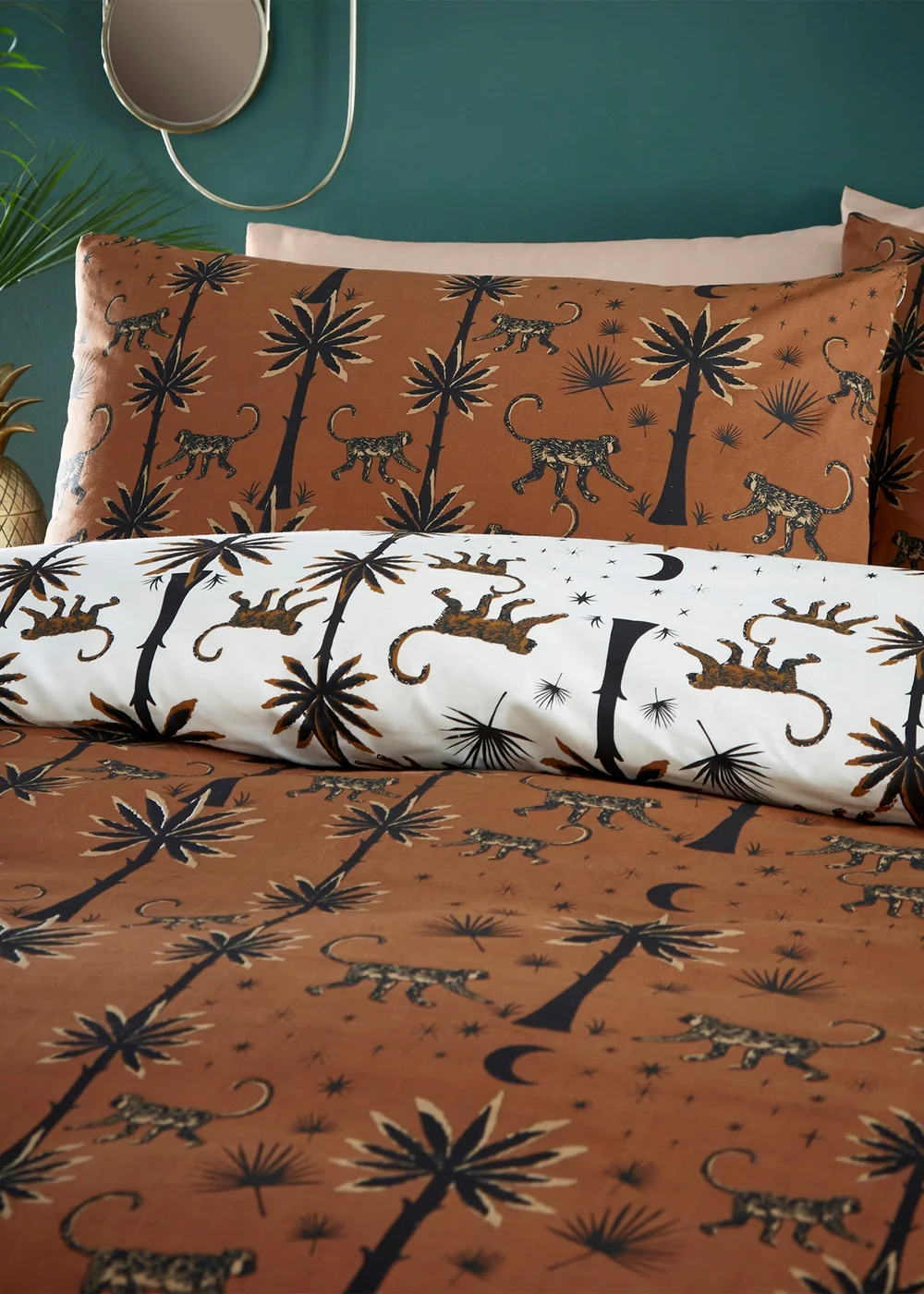 furn. Desert Monkey Exotic Duvet Cover Set - Single Image 3