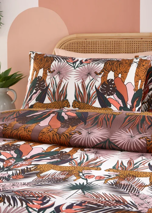 furn. Kaihalulu Exotic Floral Duvet Cover Set - Single Image 4