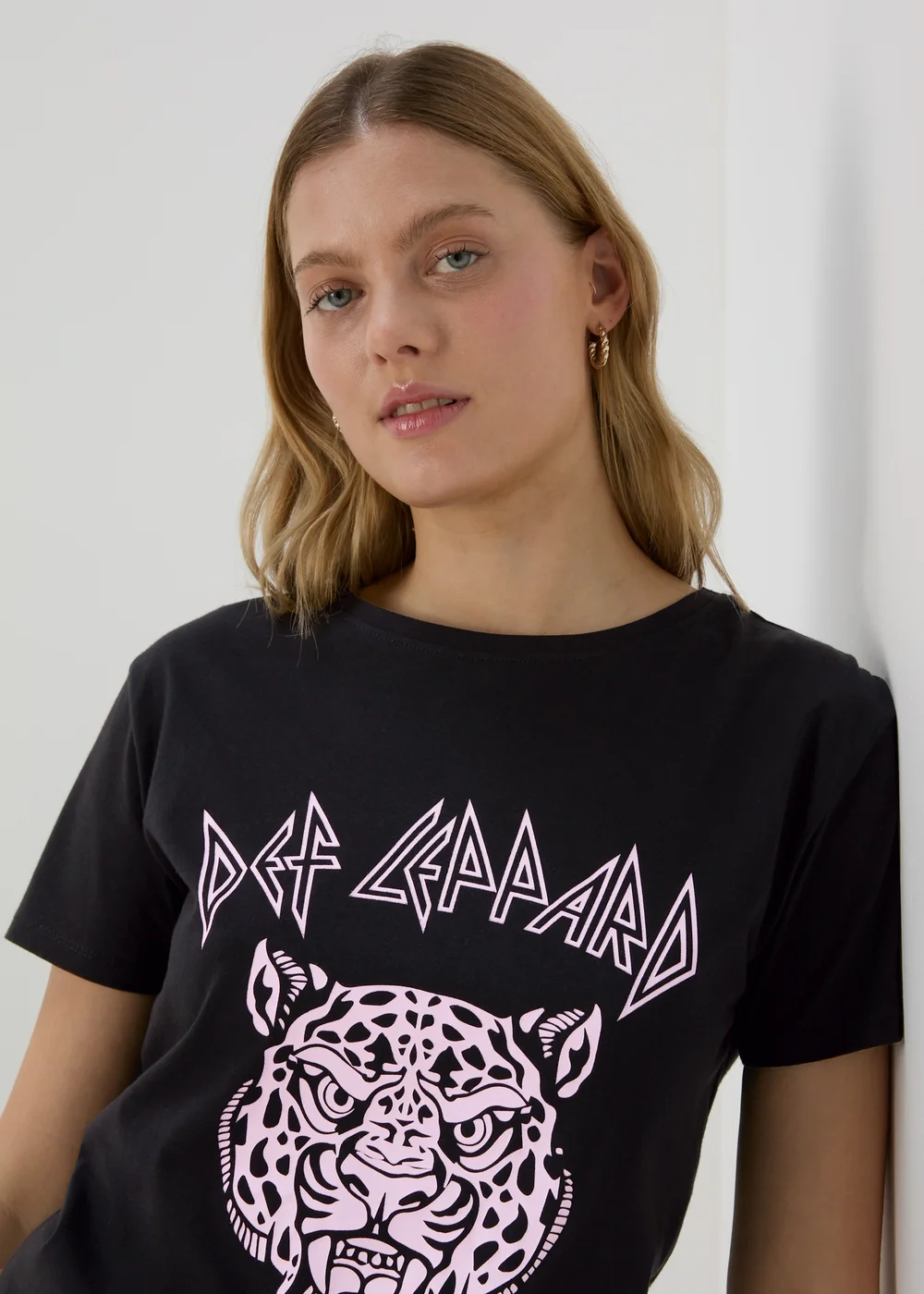 Black Leopard Print T-Shirt - 8 Image 3