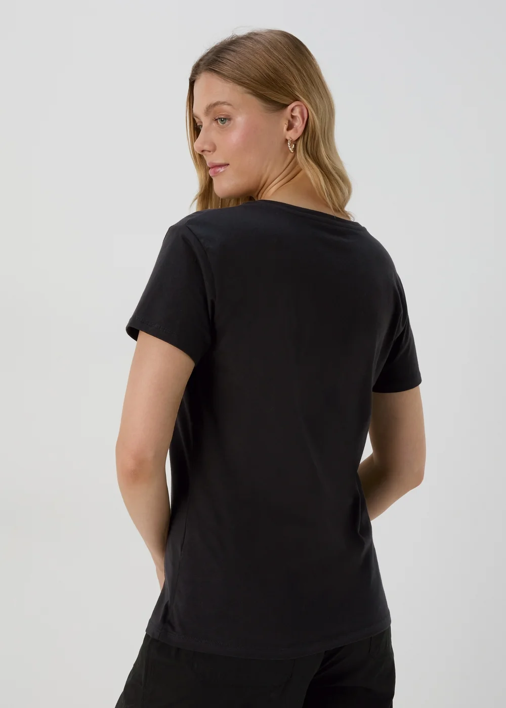 Black Leopard Print T-Shirt - 8 Image 2