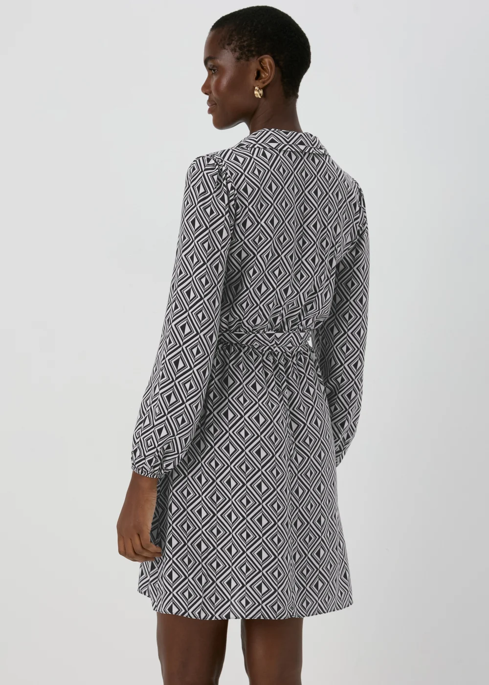 Black Geo Design Mini Shirt Dress - 8 Image 2