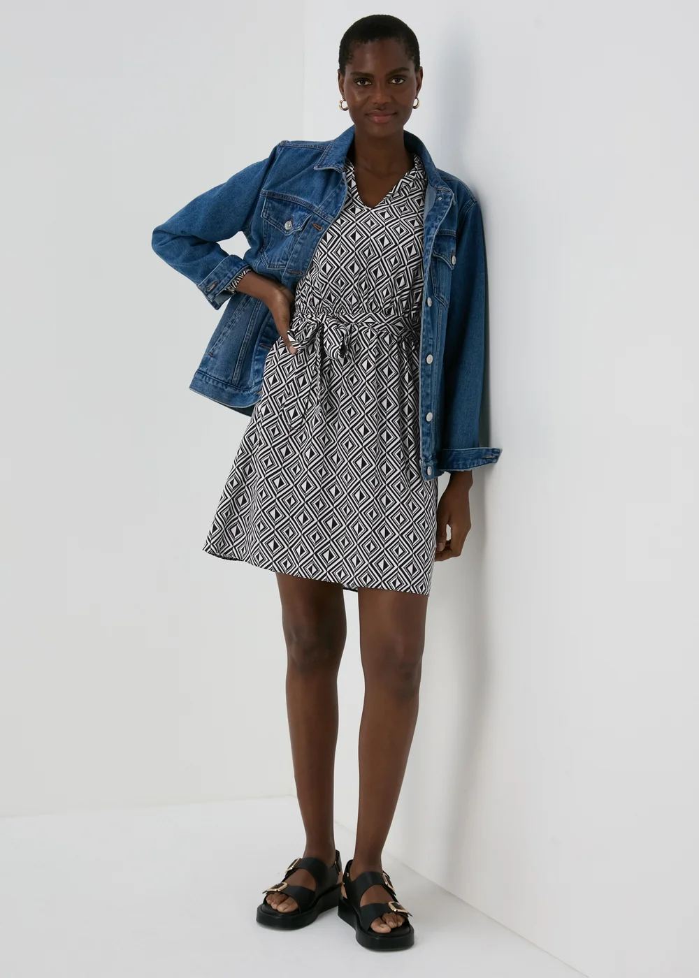 Black Geo Design Mini Shirt Dress - 8 Image 4