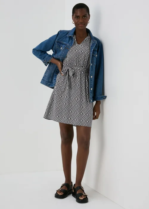 Black Geo Design Mini Shirt Dress - 8 Image 4