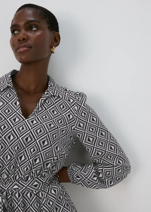 Black Geo Design Mini Shirt Dress - 8 Image 3