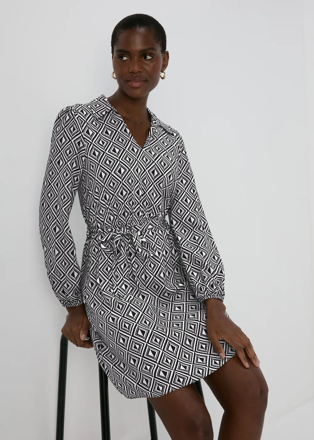 Black Geo Design Mini Shirt Dress - 8 Image 1