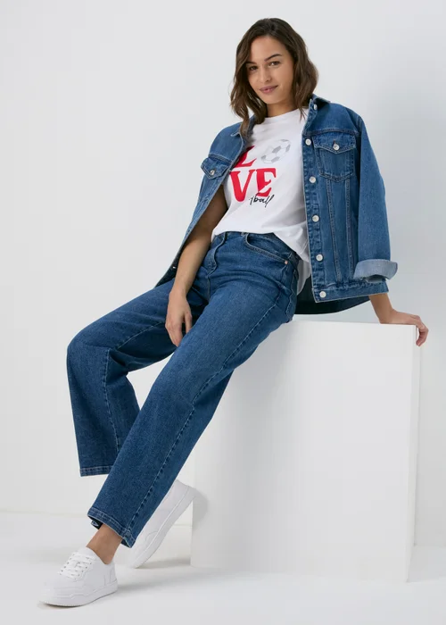 White Love Football T-Shirt - Size 8 Image 4