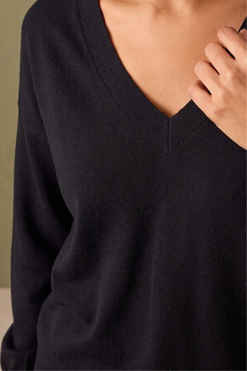 Roman Black Plain Stretch V-Neck Longline Jumper - 14 Image 4