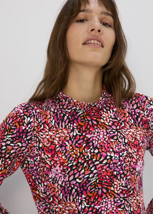 Red Piecrust Collar Top - 8 Image 3