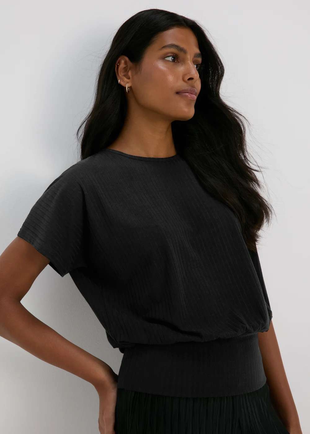 Black Batwing Ribbed Top - Size 8 Image 3