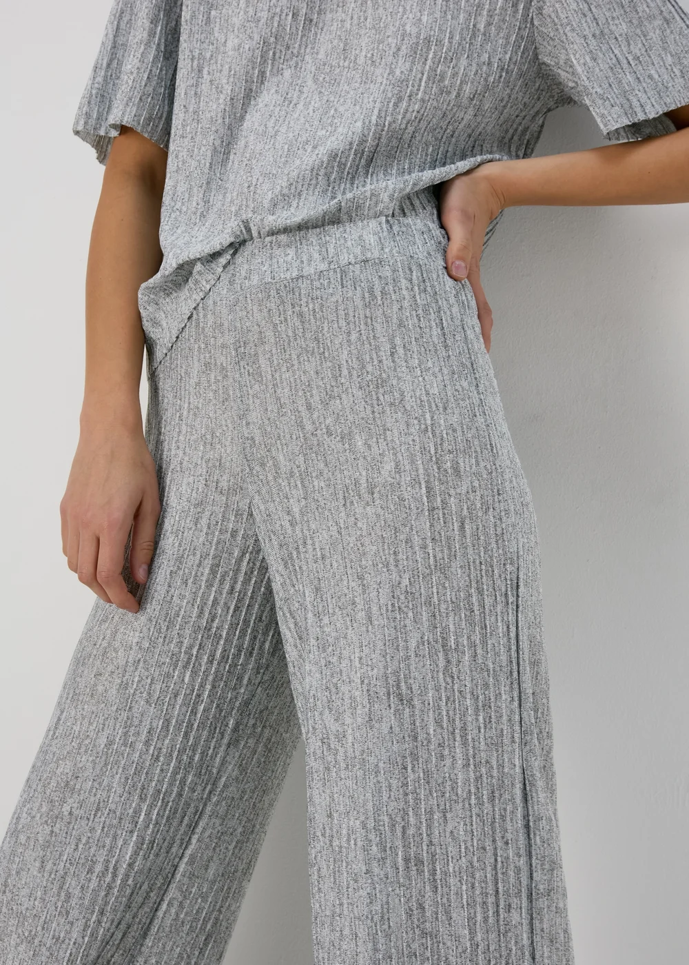 Grey Pleated Trousers - 8 Image 3
