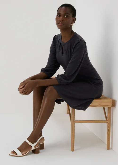 Black Keyhole Neck Skater Dress - 8 Image 4