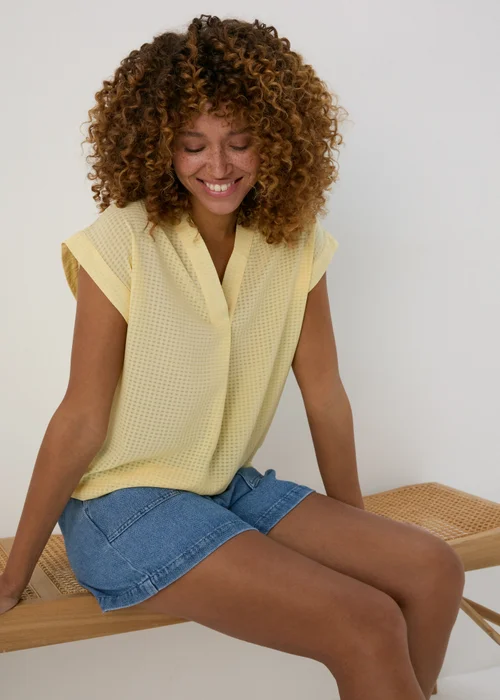 Lemon Textured Pullover Top - 8 Image 1