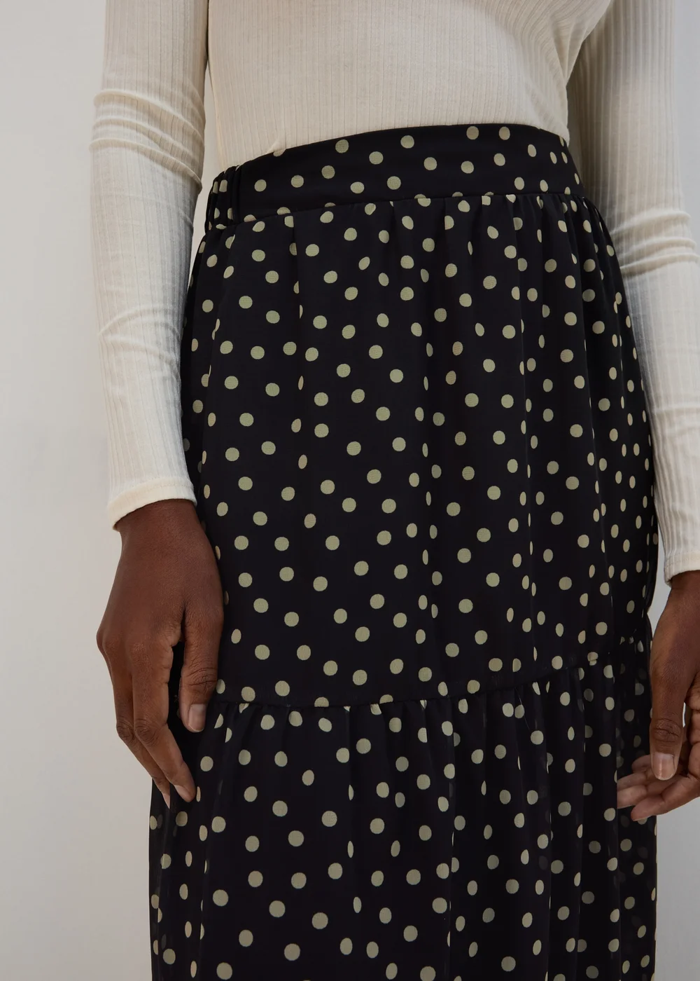 Black & White Tiered Chiffon Maxi Skirt - Size 8 Image 3